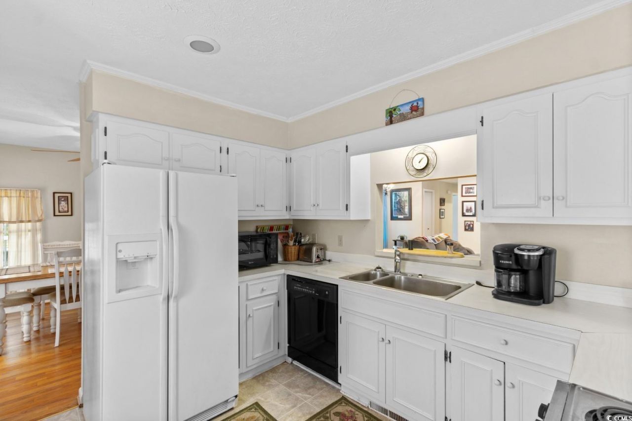 7600 Driftwood Dr. Photo 6