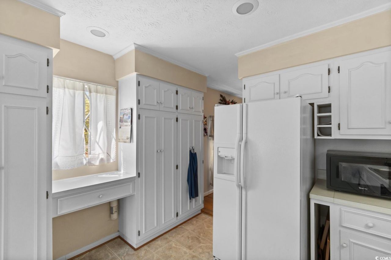 7600 Driftwood Dr. Photo 8