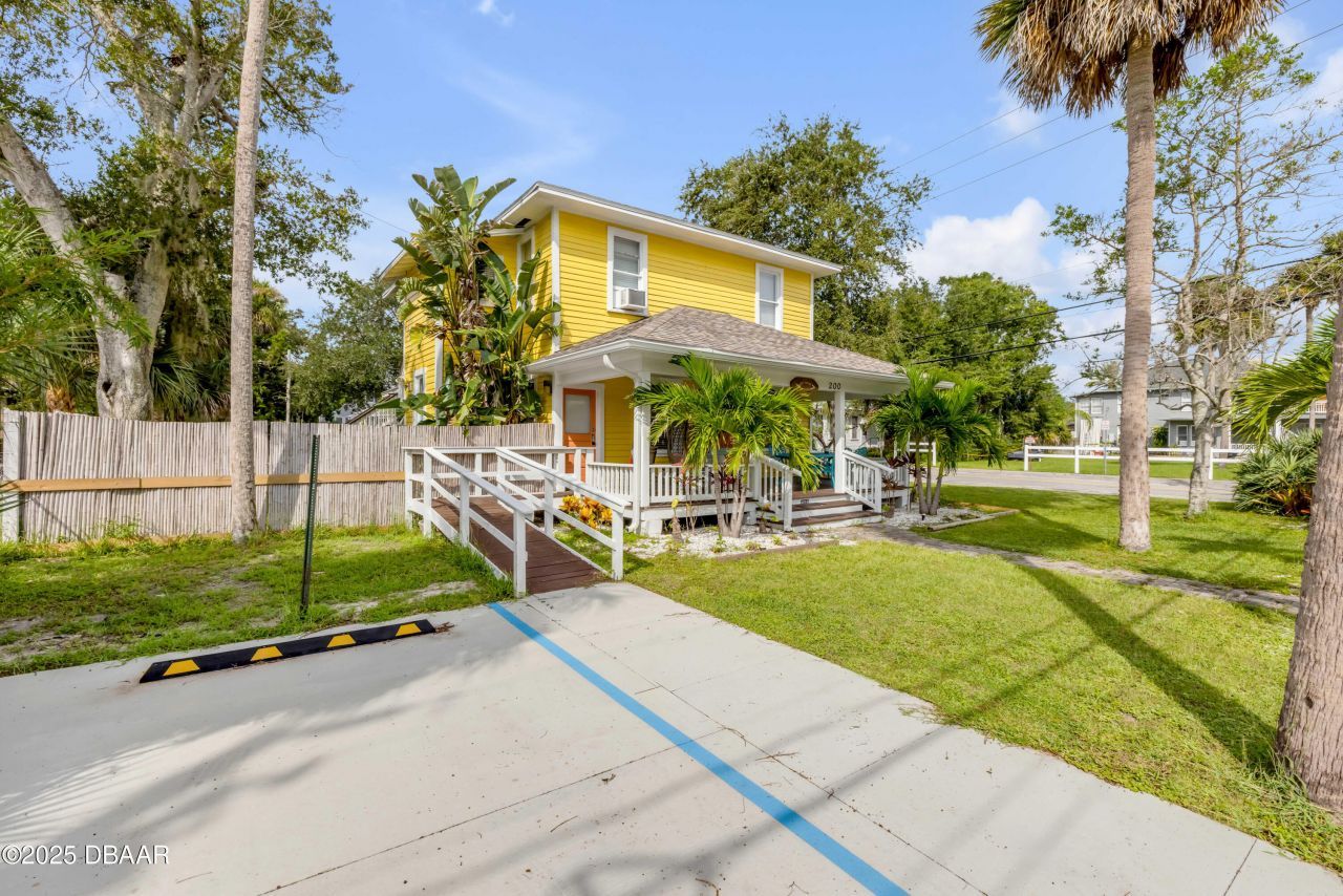 200 Live Oak Street, New Smyrna Beach, FL 32168 Photo