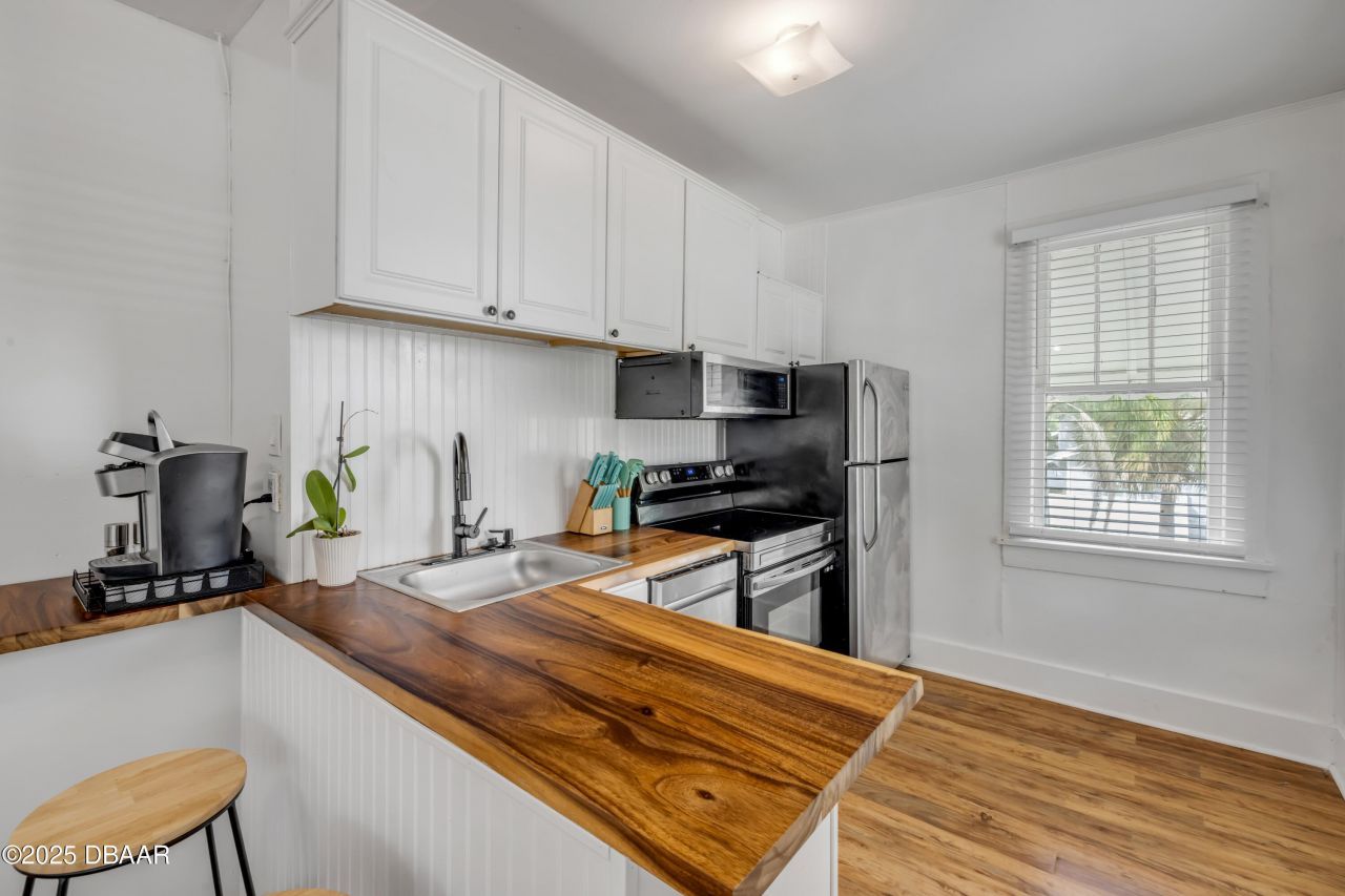 200 Live Oak Street, New Smyrna Beach, FL 32168 Photo