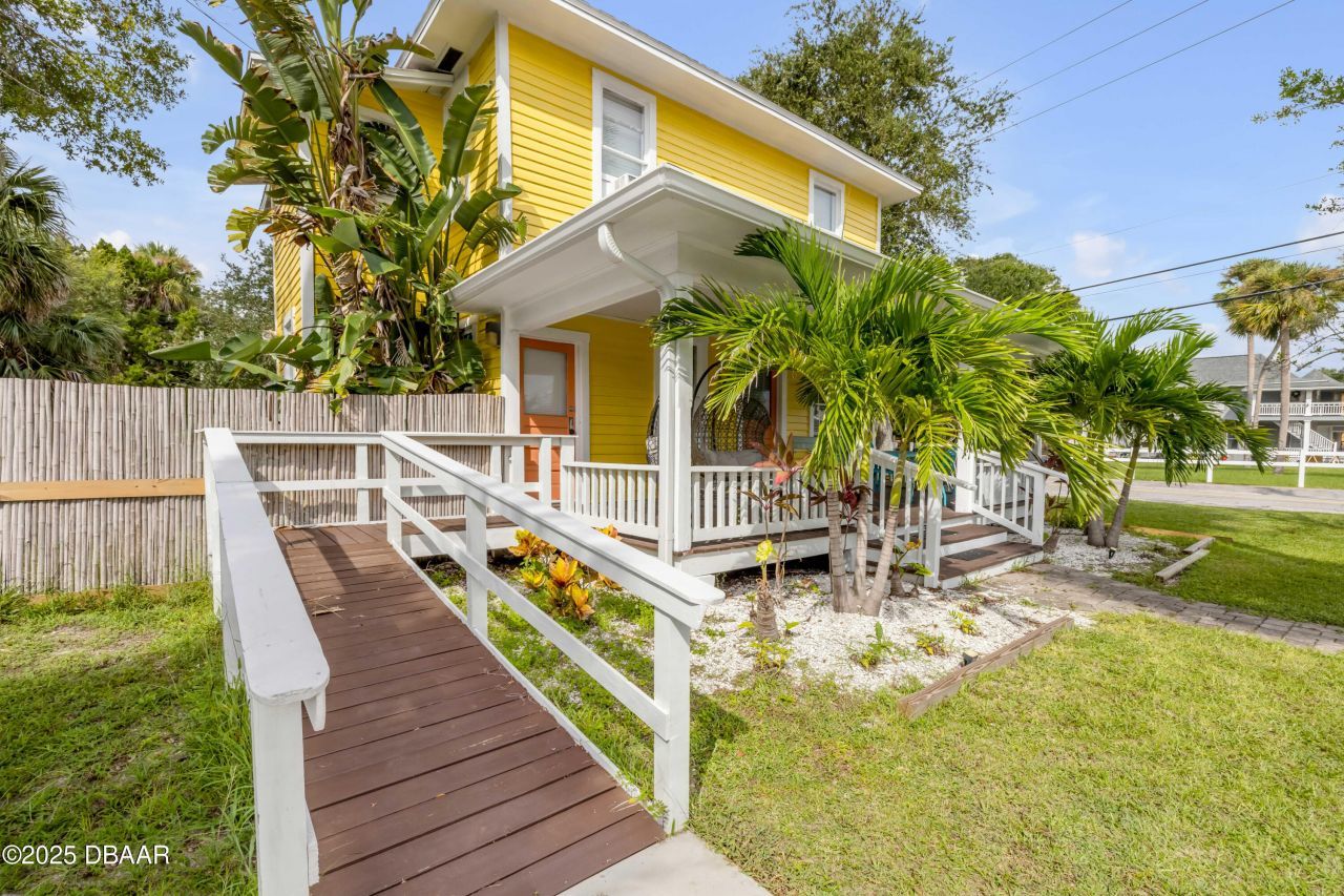 200 Live Oak Street, New Smyrna Beach, FL 32168 Photo