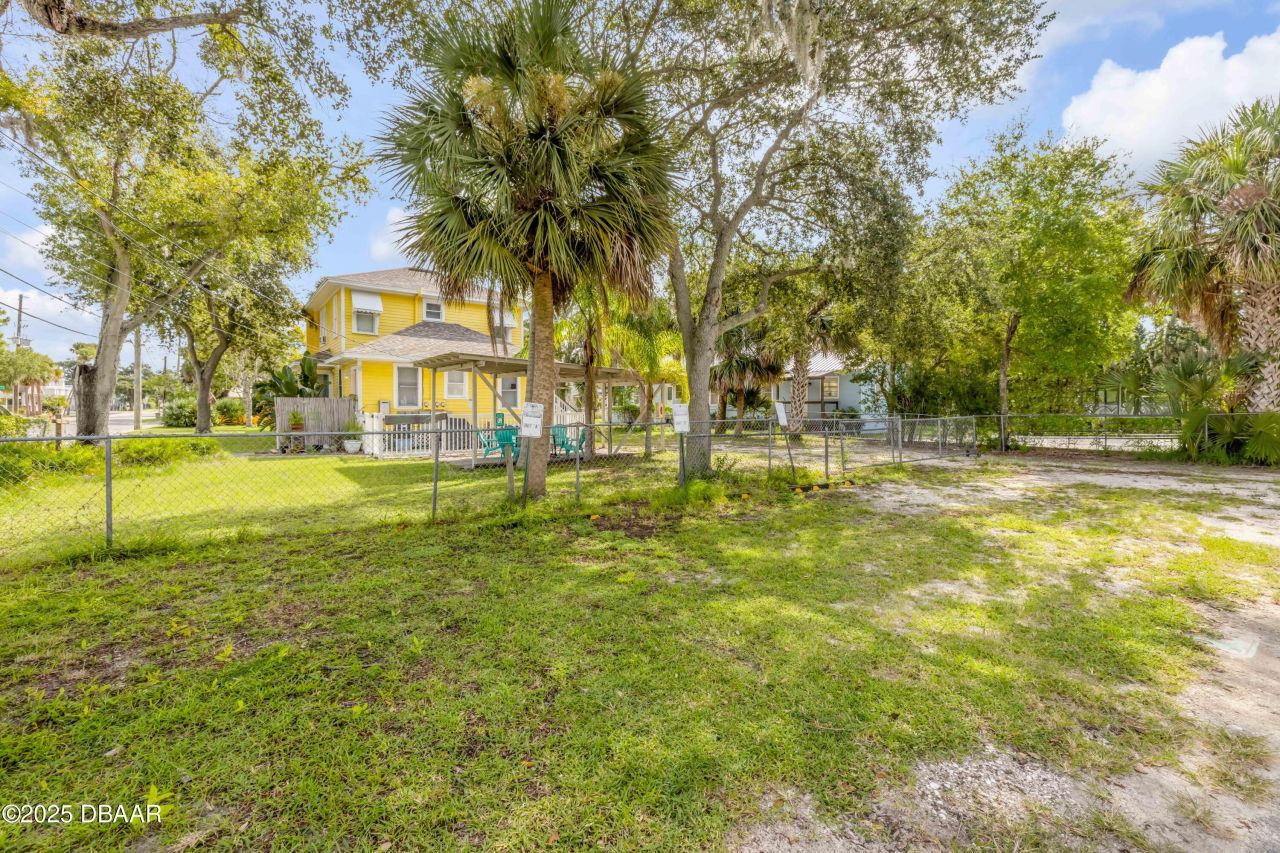 200 Live Oak Street, New Smyrna Beach, FL 32168 Photo