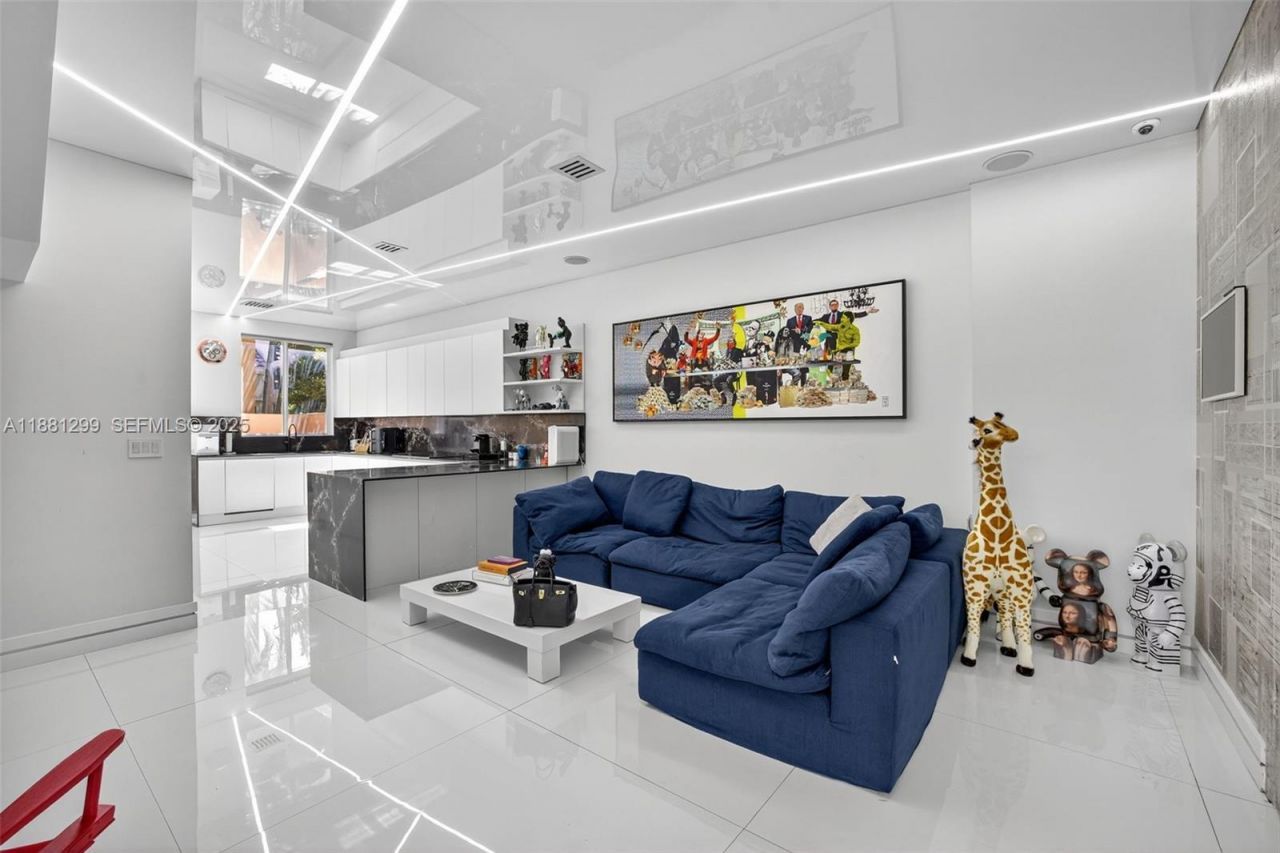 3710 NE 208th Ter, Aventura, FL 33180 Photo