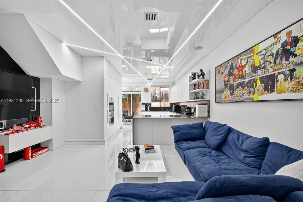 3710 NE 208th Ter, Aventura, FL 33180 Photo