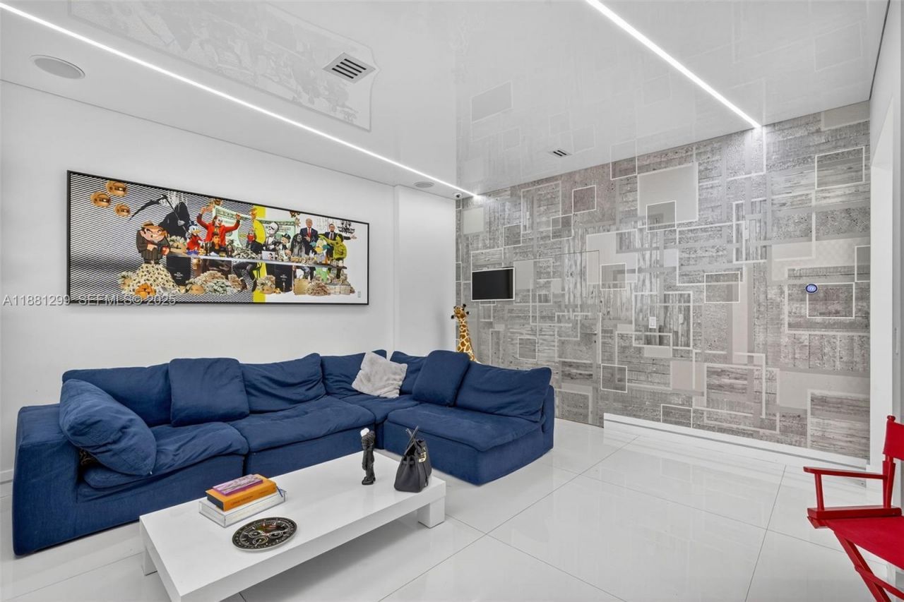 3710 NE 208th Ter, Aventura, FL 33180 Photo