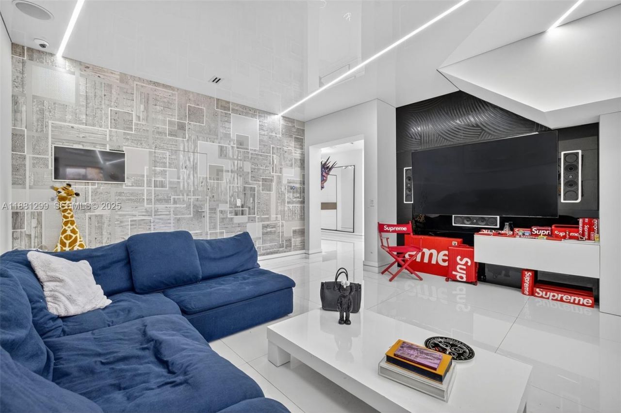 3710 NE 208th Ter, Aventura, FL 33180 Photo