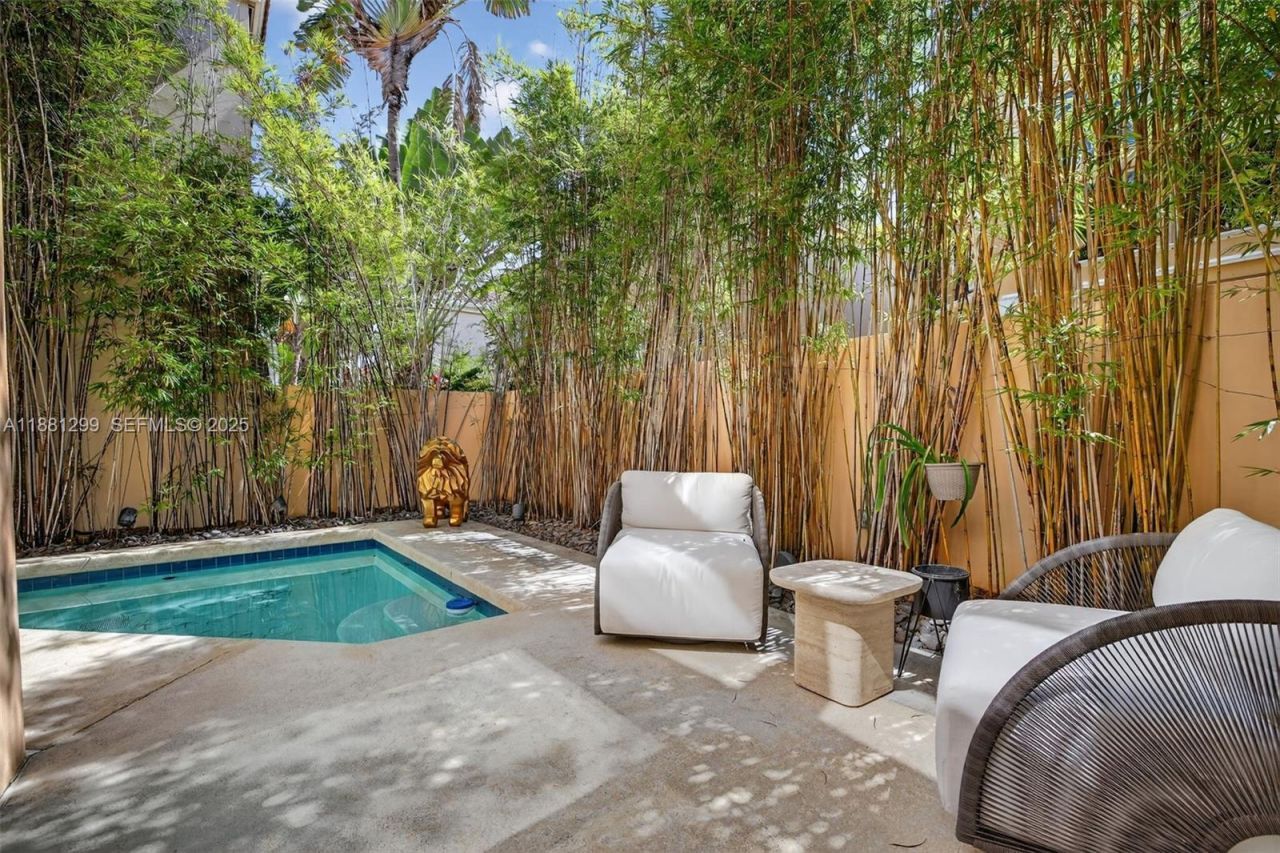 3710 NE 208th Ter, Aventura, FL 33180 Photo