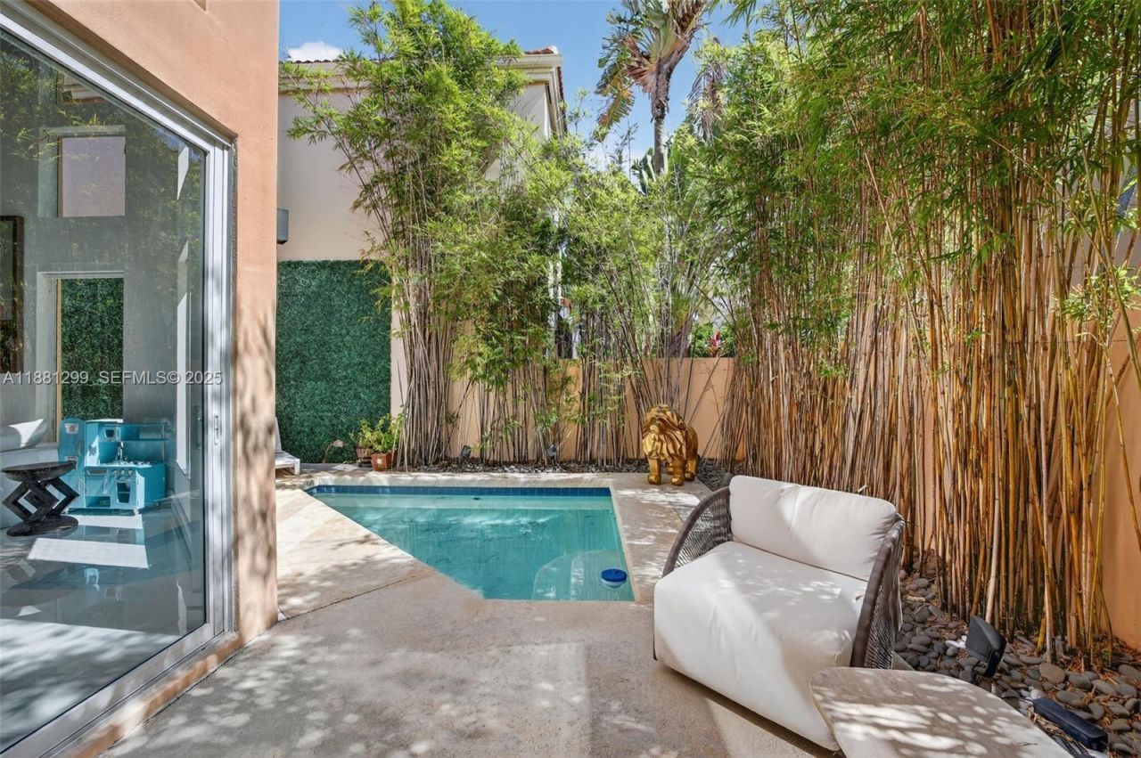 3710 NE 208th Ter, Aventura, FL 33180 Photo