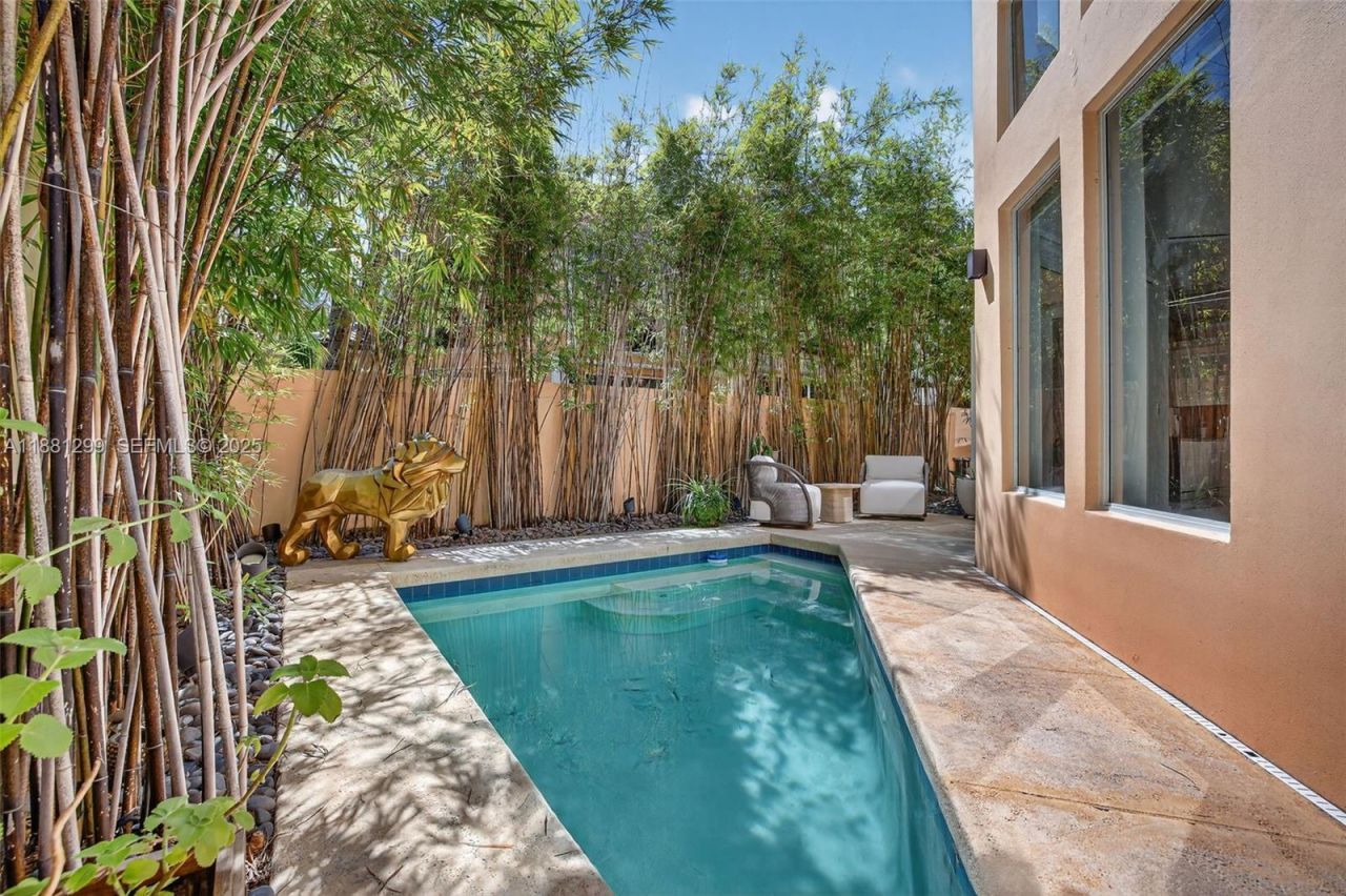 3710 NE 208th Ter, Aventura, FL 33180 Photo