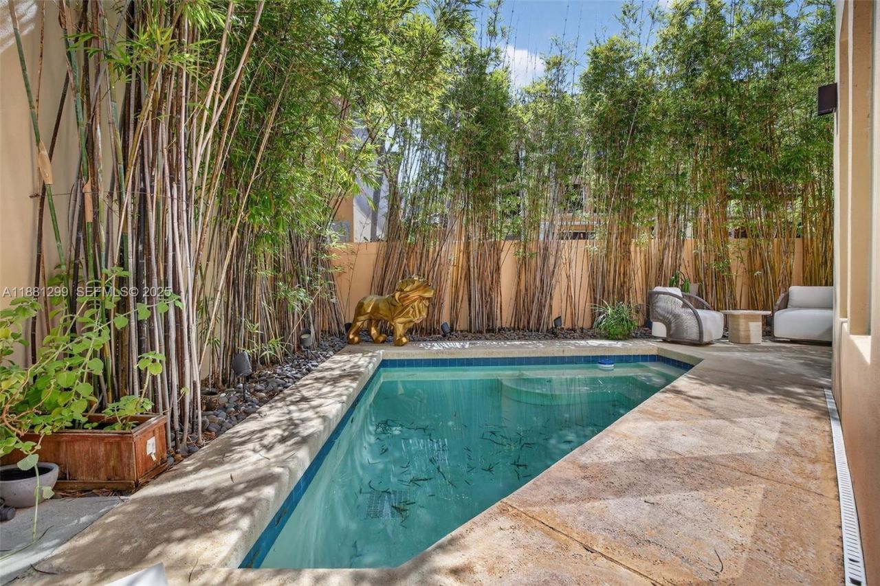 3710 NE 208th Ter, Aventura, FL 33180 Photo