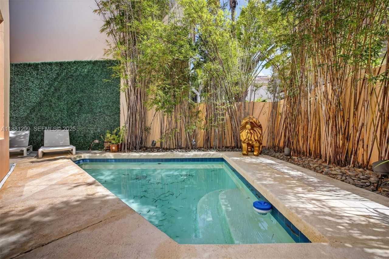 3710 NE 208th Ter, Aventura, FL 33180 Photo