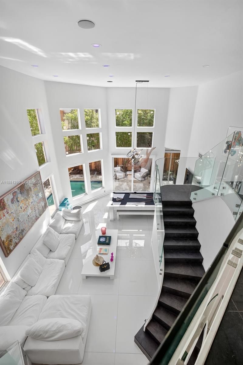 3710 NE 208th Ter, Aventura, FL 33180 Photo