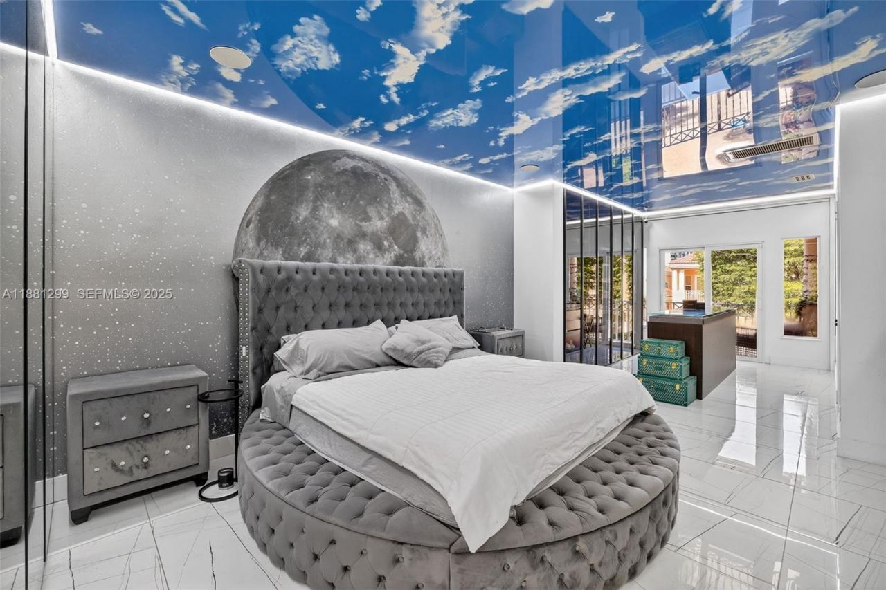 3710 NE 208th Ter, Aventura, FL 33180 Photo