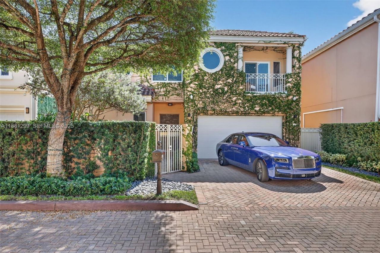 3710 NE 208th Ter, Aventura, FL 33180 Photo