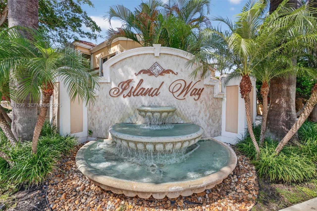 3710 NE 208th Ter, Aventura, FL 33180 Photo