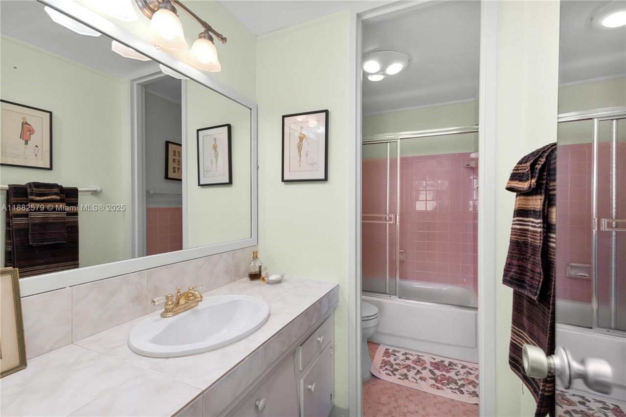 3 Island Ave, Unit 15C, Miami Beach, FL 33139 Photo