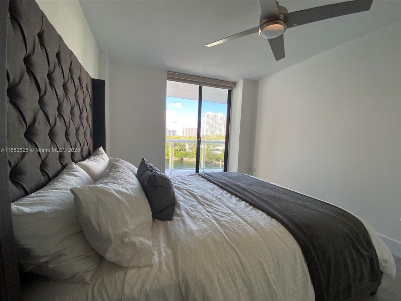 20515 E Country Club Dr, Unit 549, Aventura, FL 33180 Photo