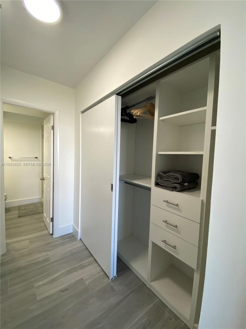 20515 E Country Club Dr, Unit 549, Aventura, FL 33180 Photo