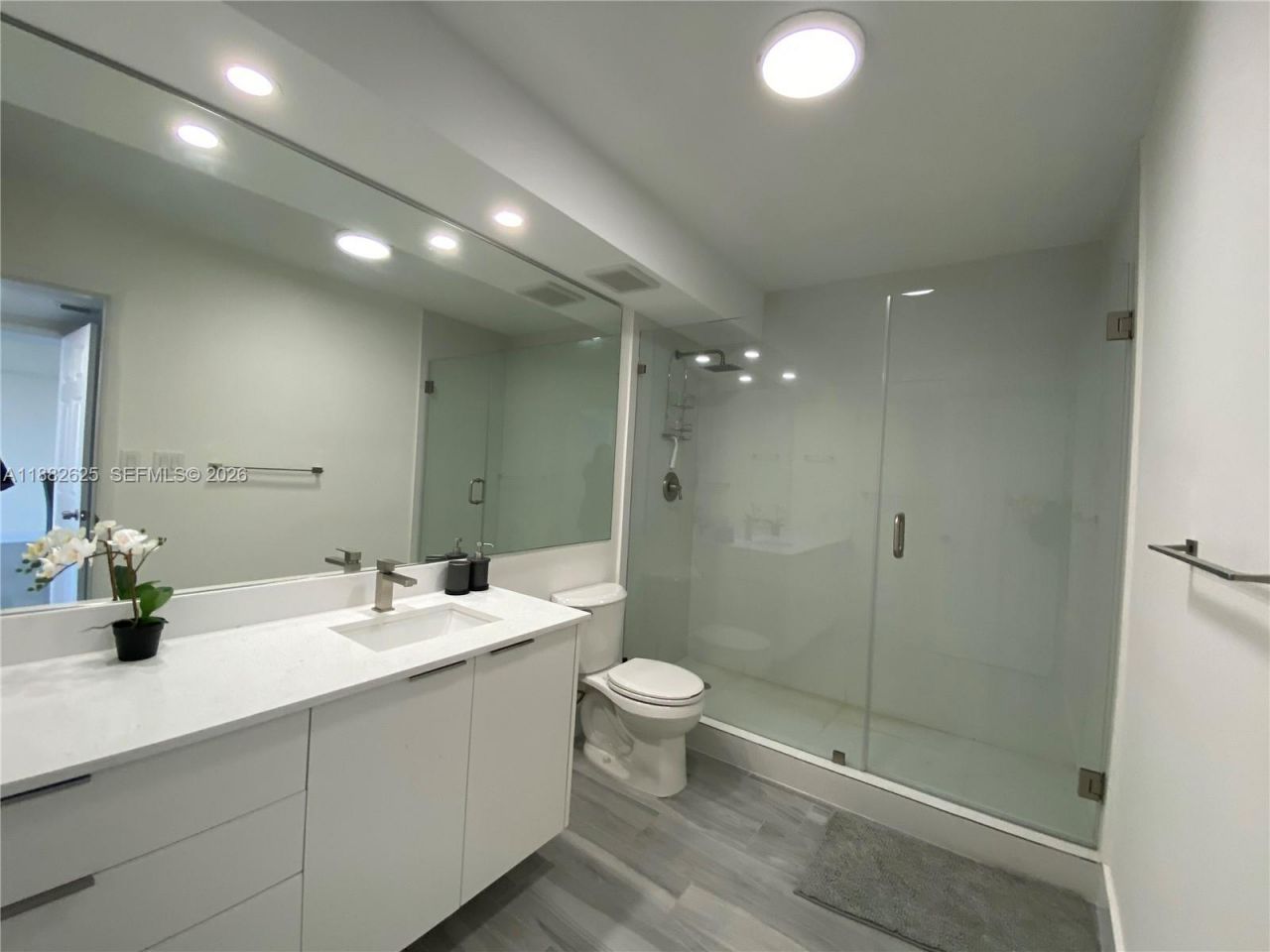 20515 E Country Club Dr, Unit 549, Aventura, FL 33180 Photo