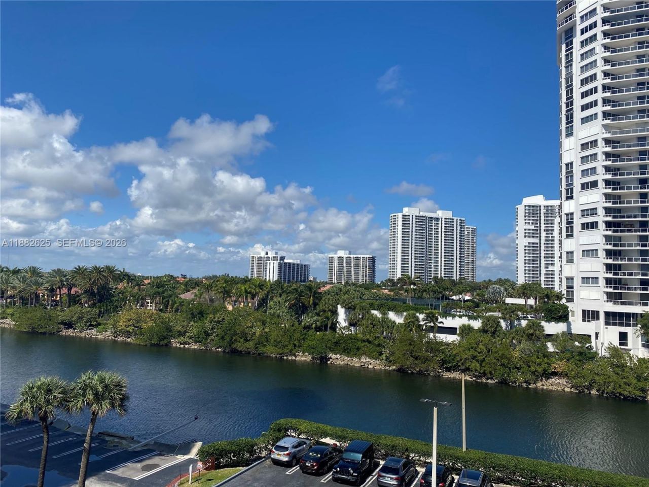 20515 E Country Club Dr, Unit 549, Aventura, FL 33180 Photo