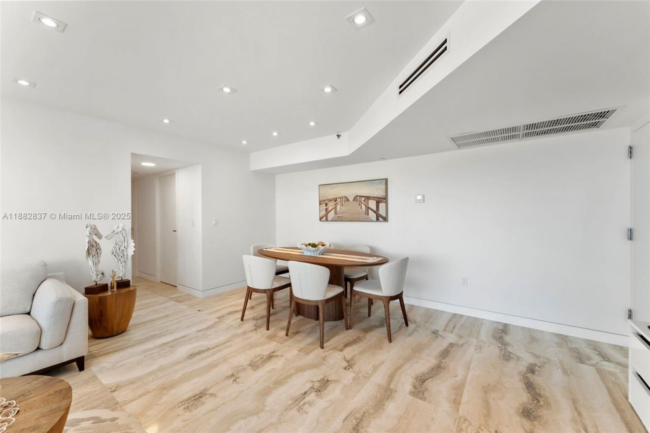 5900 Collins Ave, Unit 604, Miami Beach, FL 33140 Photo