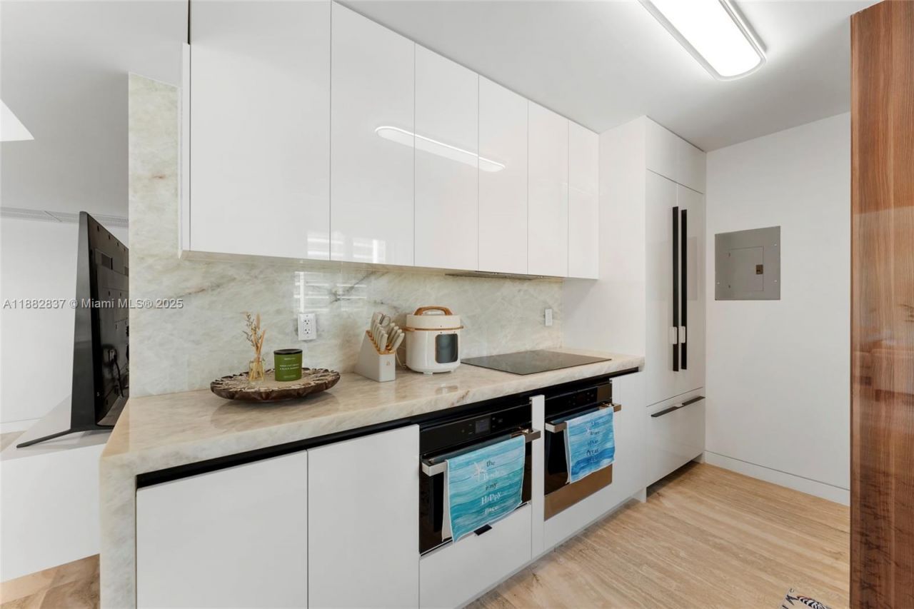 5900 Collins Ave, Unit 604, Miami Beach, FL 33140 Photo