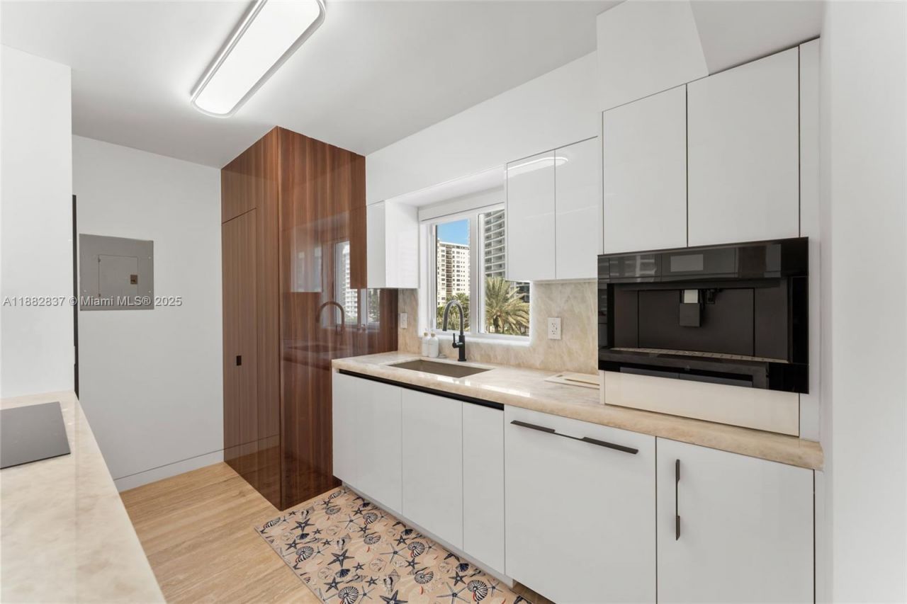 5900 Collins Ave, Unit 604, Miami Beach, FL 33140 Photo