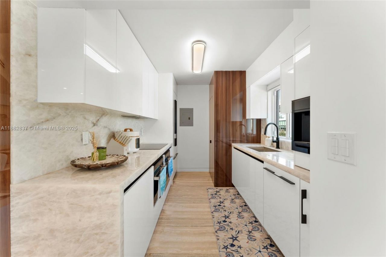 5900 Collins Ave, Unit 604, Miami Beach, FL 33140 Photo