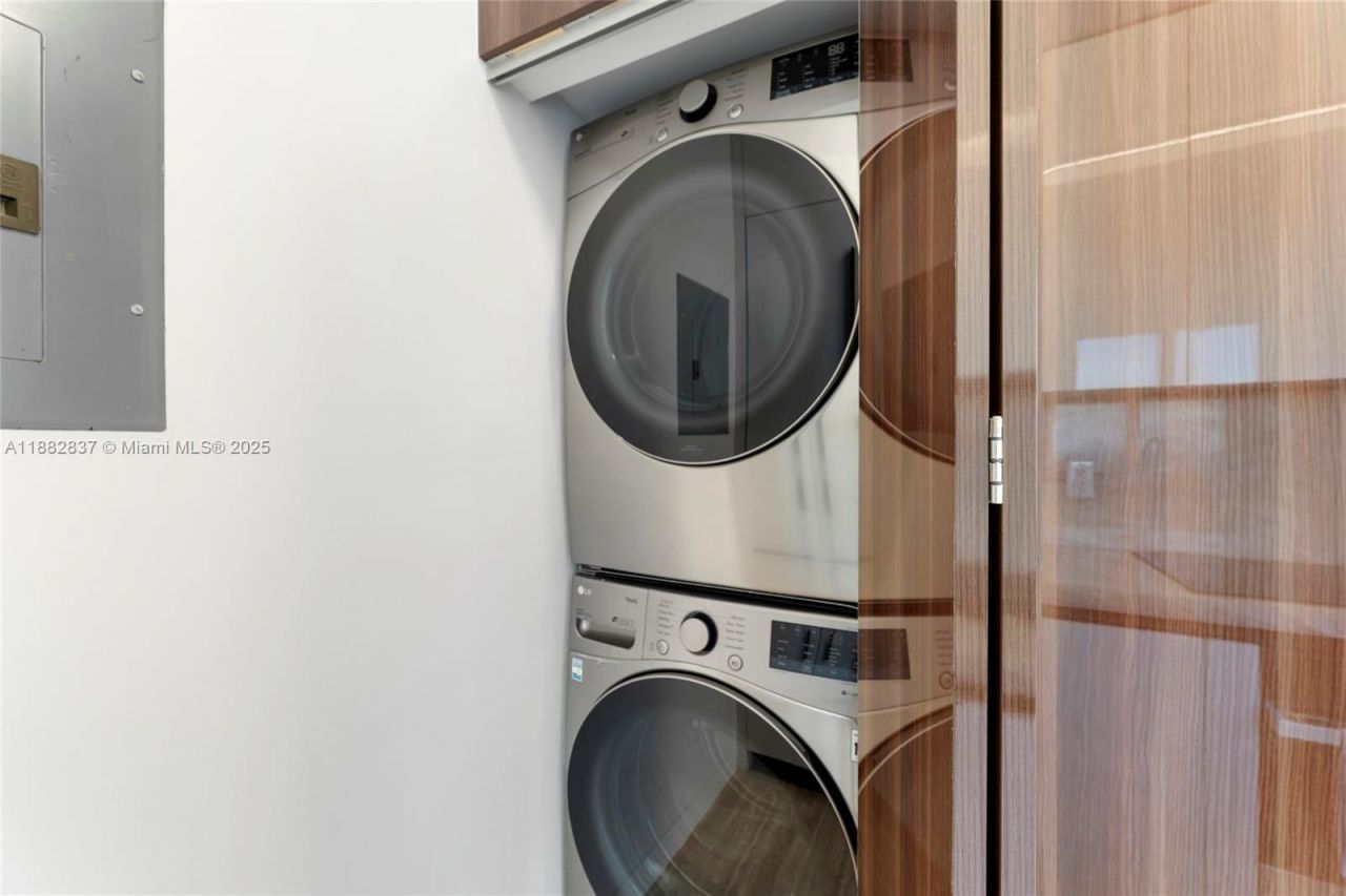 5900 Collins Ave, Unit 604, Miami Beach, FL 33140 Photo