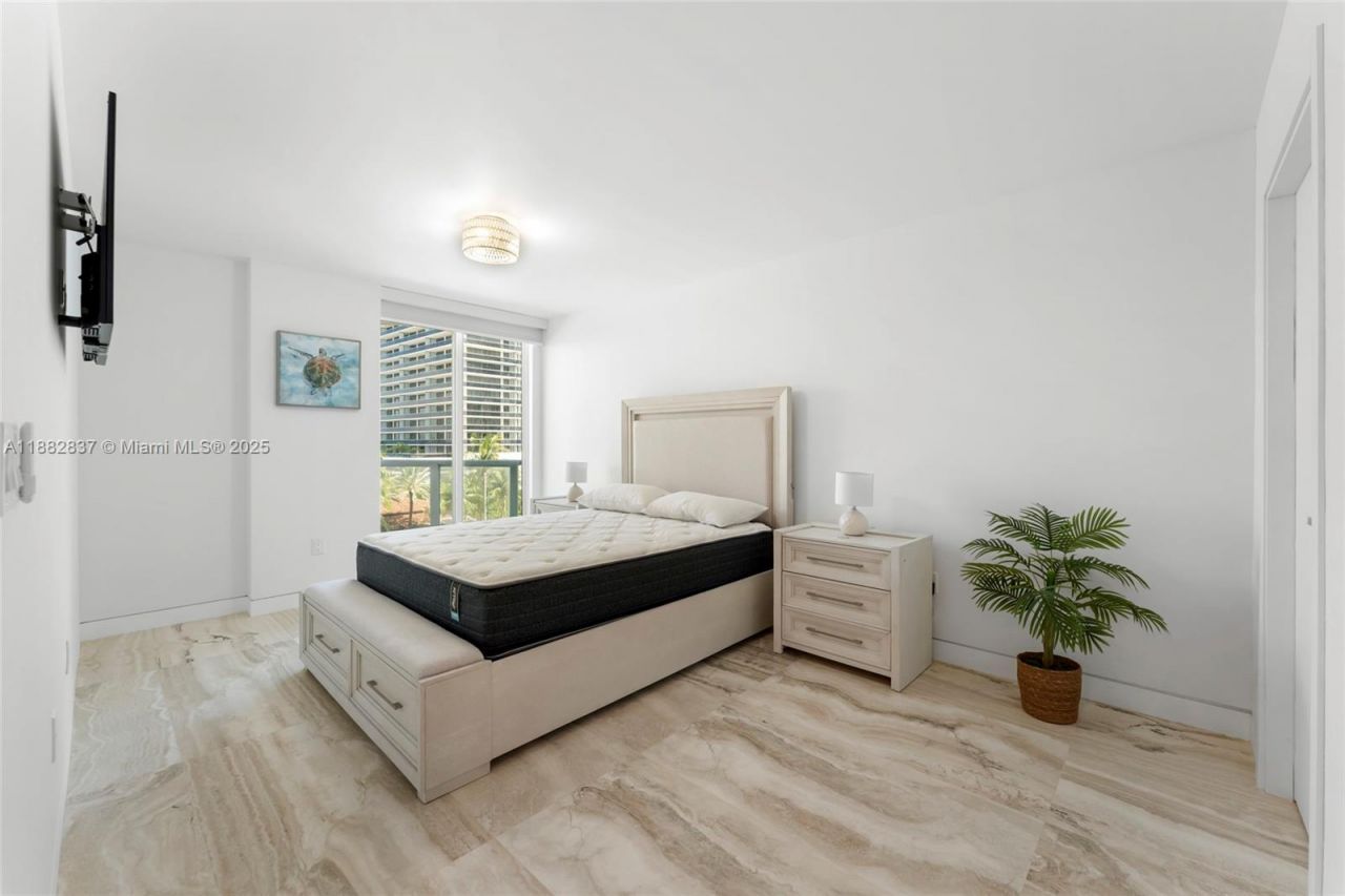 5900 Collins Ave, Unit 604, Miami Beach, FL 33140 Photo