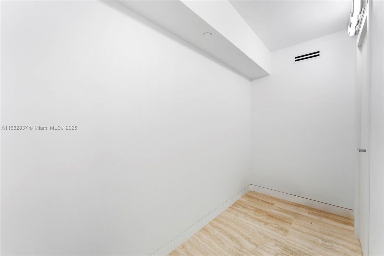 5900 Collins Ave, Unit 604, Miami Beach, FL 33140 Photo