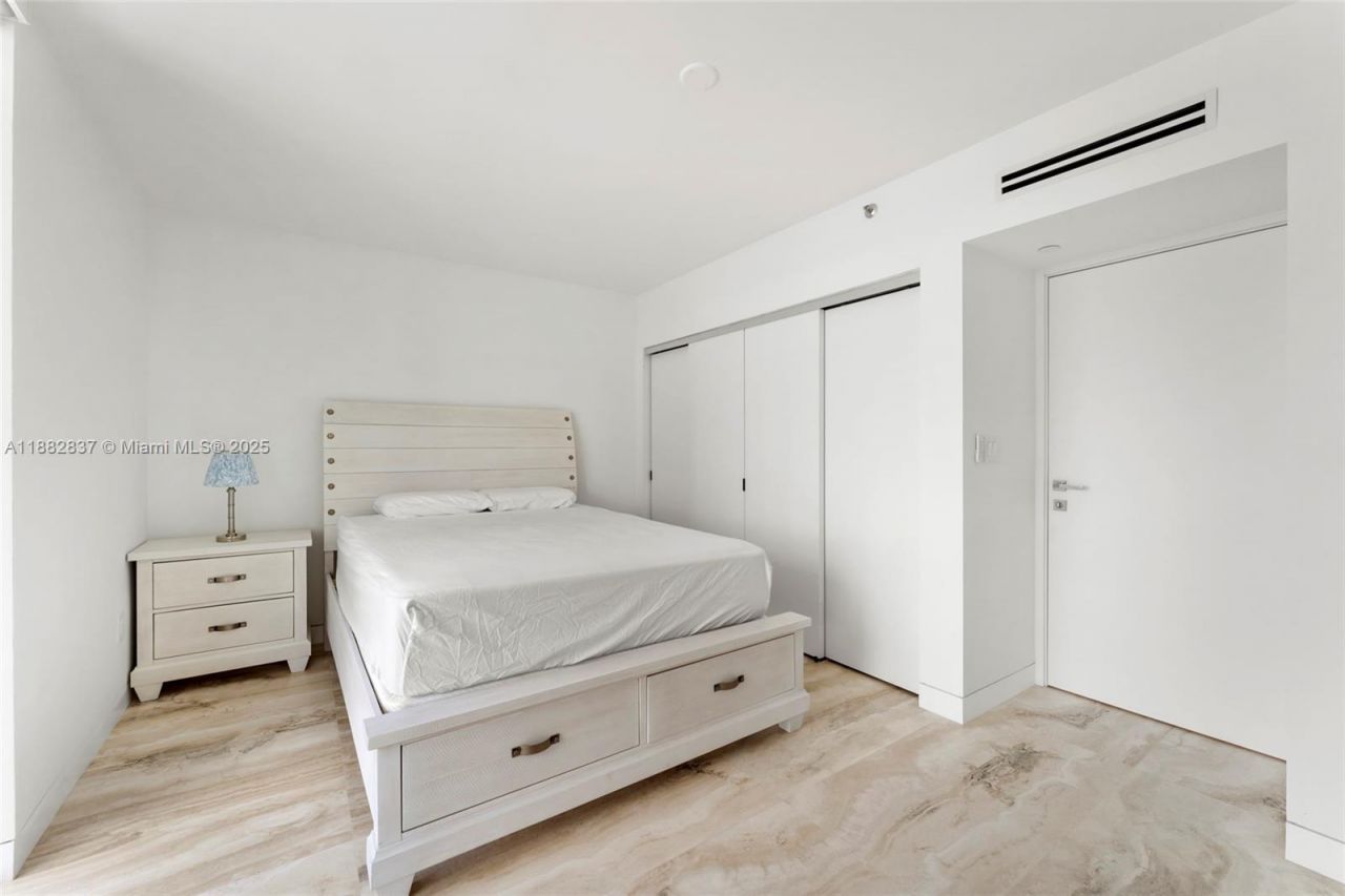 5900 Collins Ave, Unit 604, Miami Beach, FL 33140 Photo