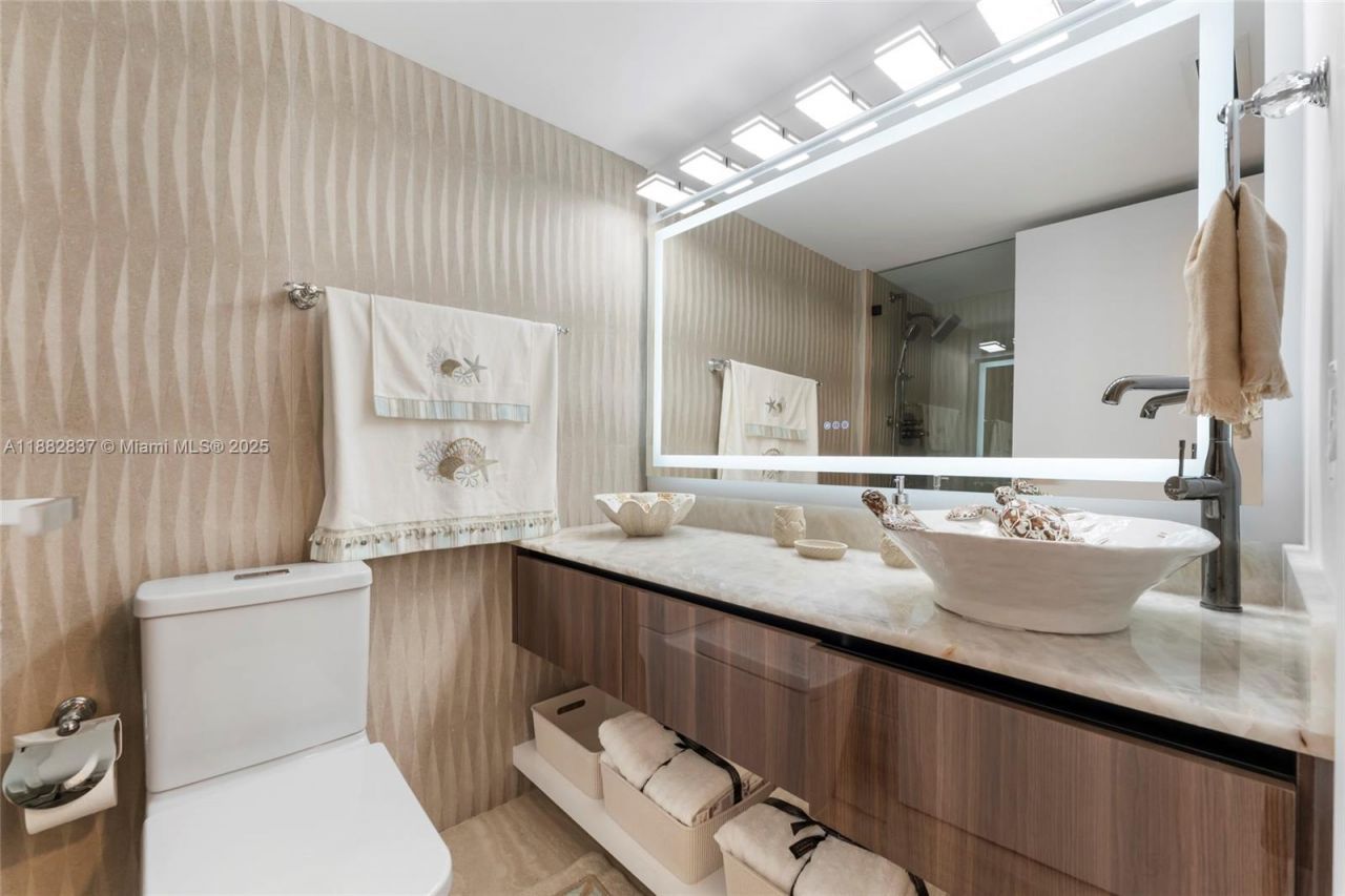 5900 Collins Ave, Unit 604, Miami Beach, FL 33140 Photo