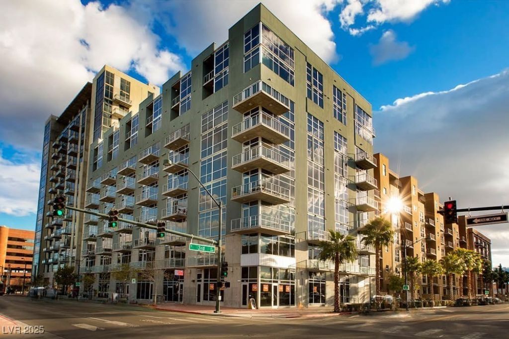 353 E Bonneville Avenue, Unit 626, Las Vegas, NV 89101 Main Photo