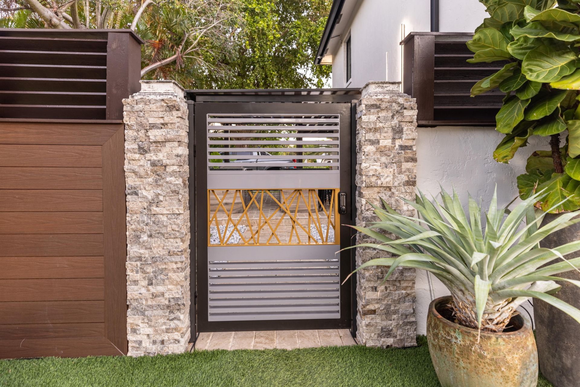 290 NW 6th Street, Boca Raton, FL 33432 Photo