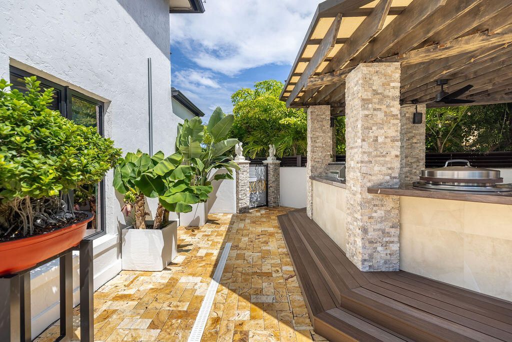 290 NW 6th Street, Boca Raton, FL 33432 Photo