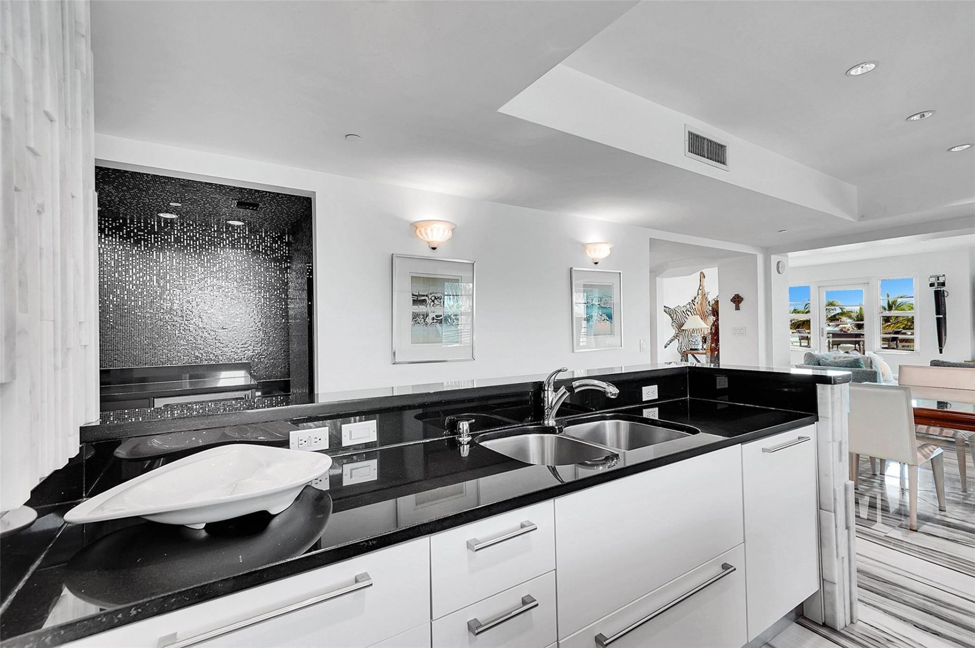 101 S Fort Lauderdale Beach Boulevard, Unit 208, Fort Lauderdale, FL 33316 Photo