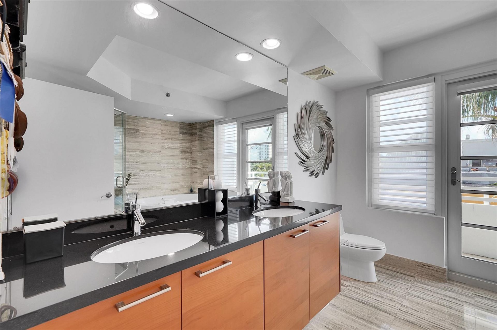 101 S Fort Lauderdale Beach Boulevard, Unit 208, Fort Lauderdale, FL 33316 Photo