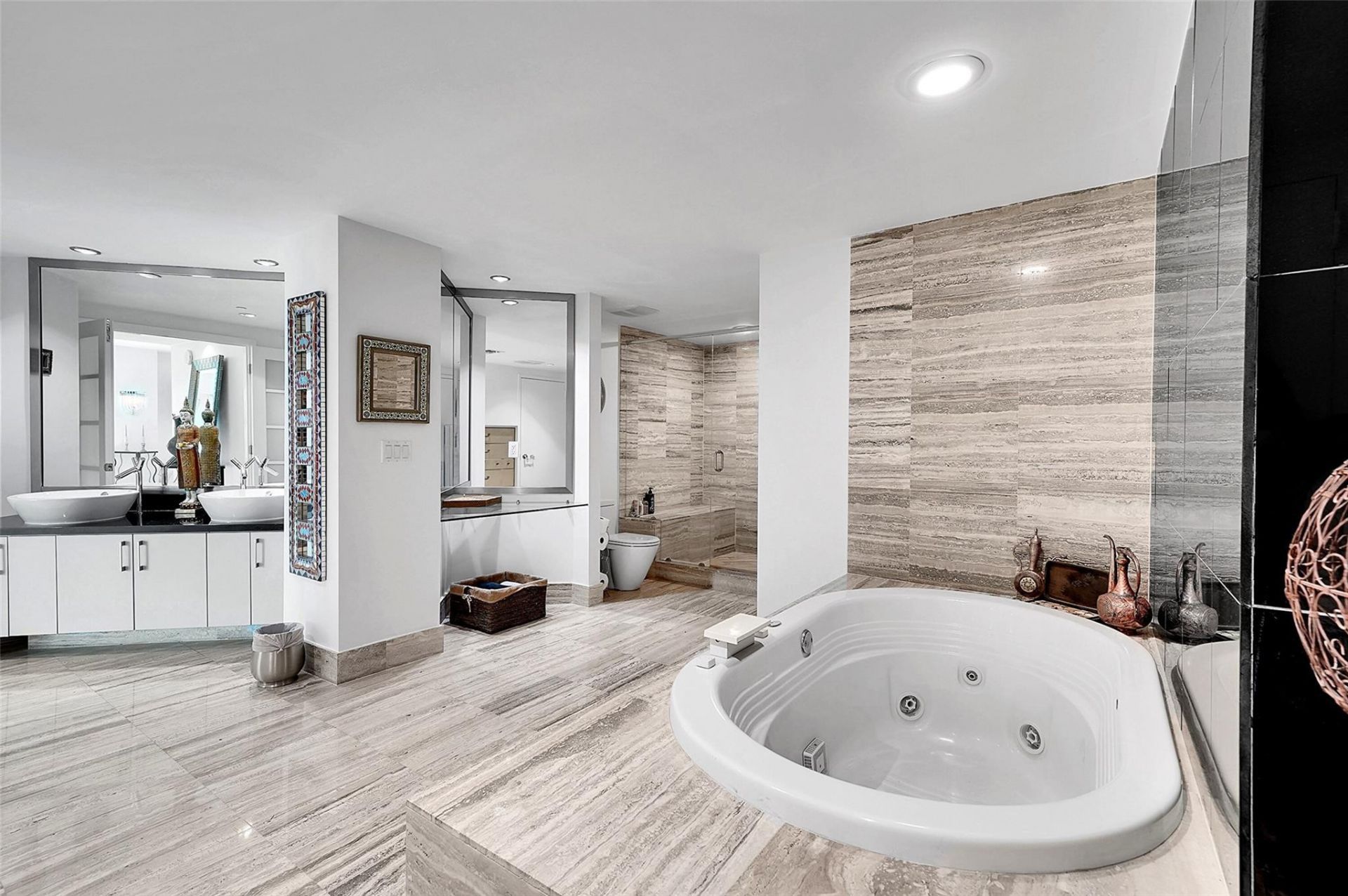 101 S Fort Lauderdale Beach Boulevard, Unit 208, Fort Lauderdale, FL 33316 Photo