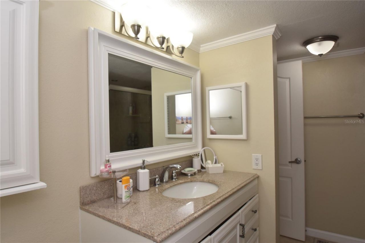 3700 S Osprey Avenue, Unit 315, Sarasota, FL 34239 Photo