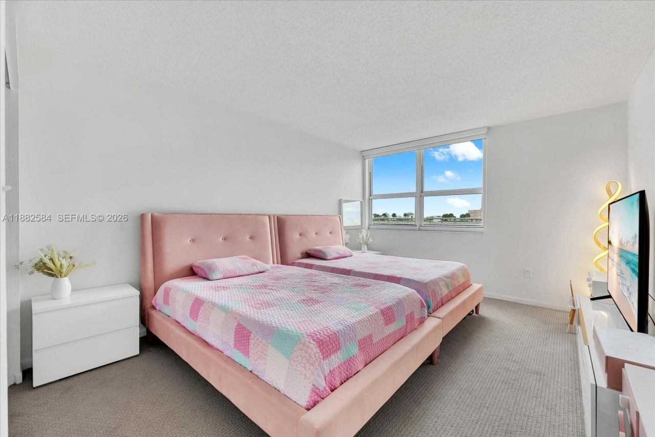 650 West Ave, Unit 704, Miami Beach, FL 33139 Photo