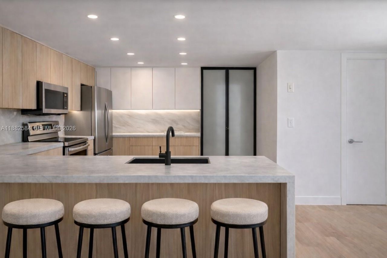 650 West Ave, Unit 704, Miami Beach, FL 33139 Photo