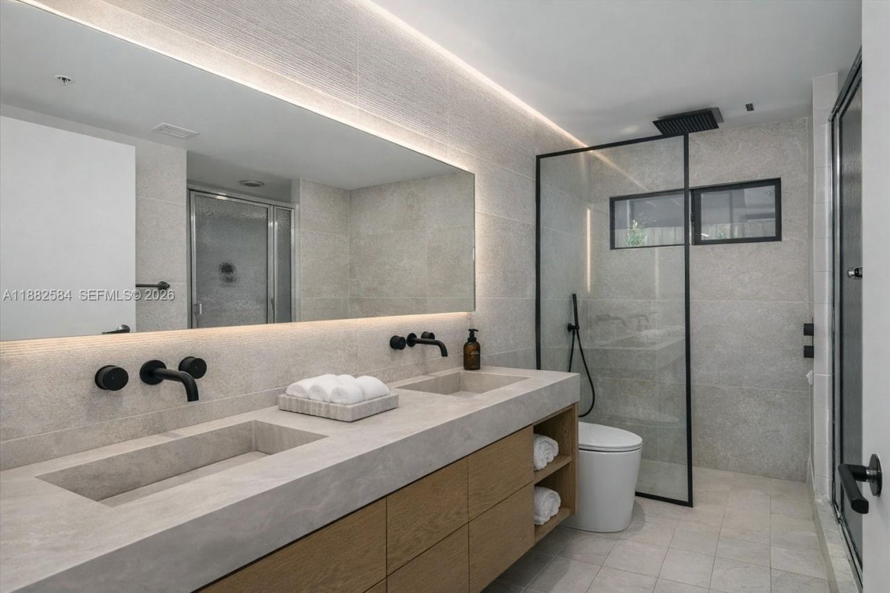 650 West Ave, Unit 704, Miami Beach, FL 33139 Photo