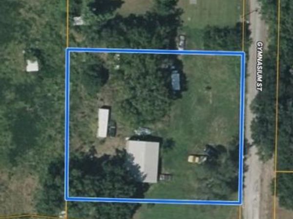 401 Gymnasium Street, Everton, MO 65646