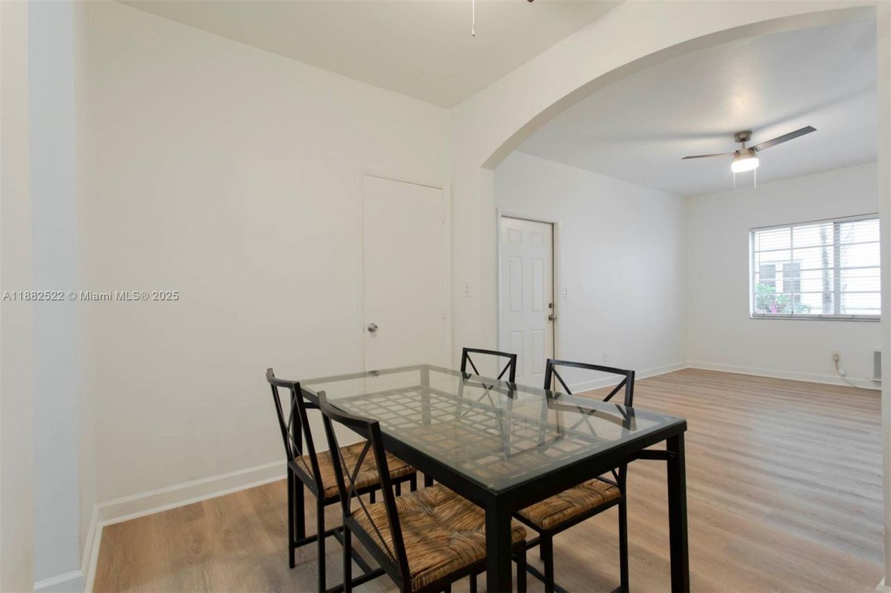 1561 Lenox Ave, Unit 10, Miami Beach, FL 33139 Photo