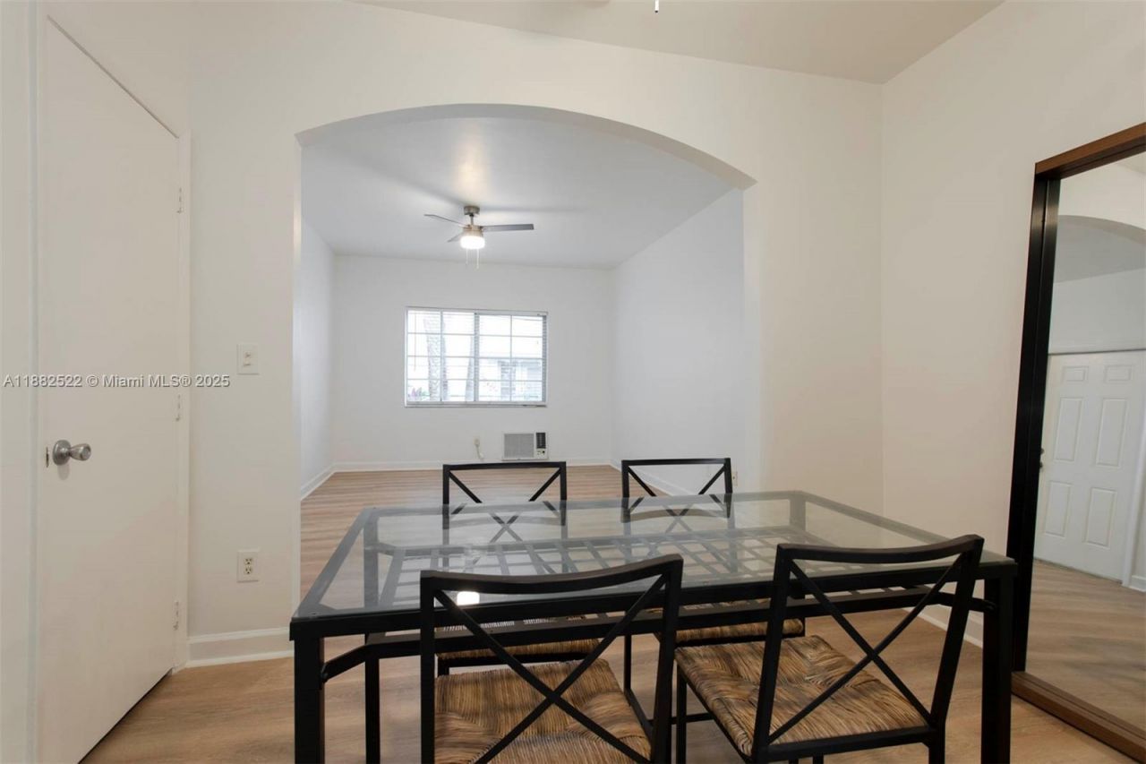 1561 Lenox Ave, Unit 10, Miami Beach, FL 33139 Photo