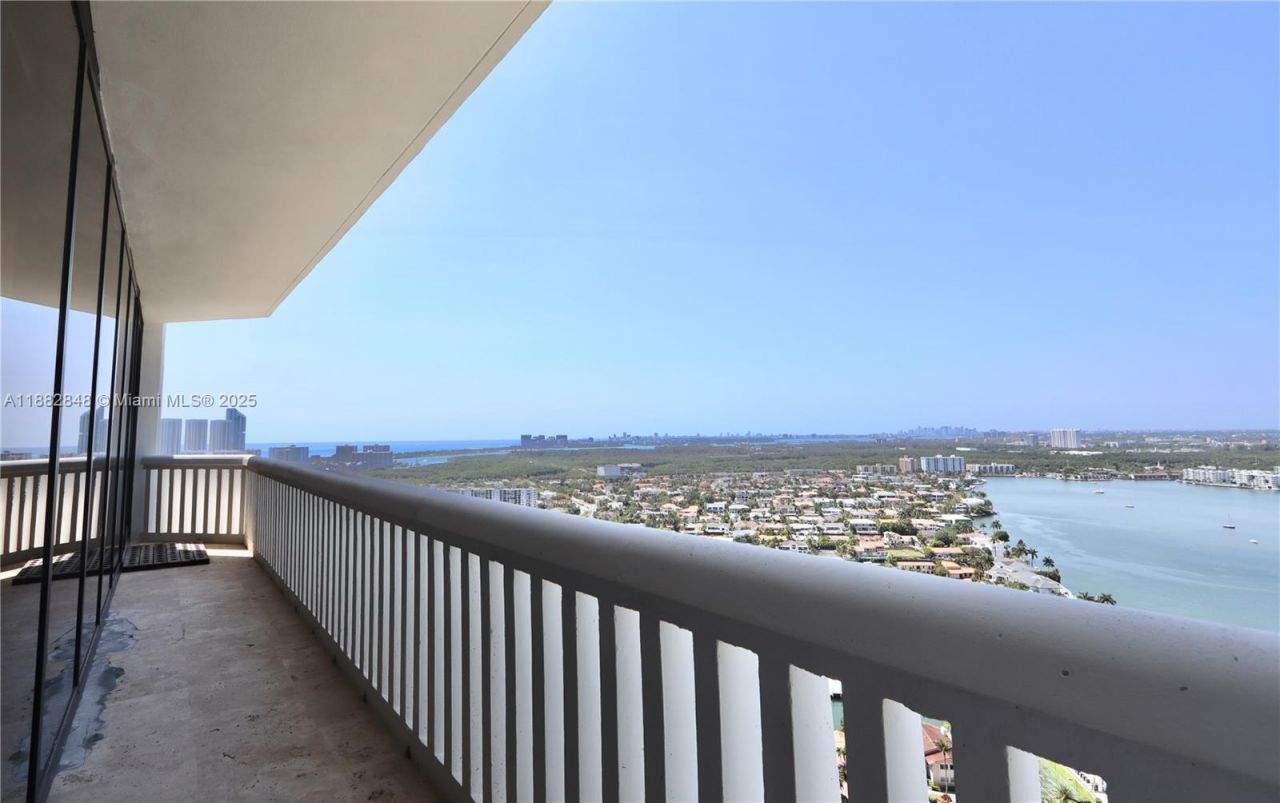 1000 Island Blvd, Unit PH2, Aventura, FL 33160 Photo