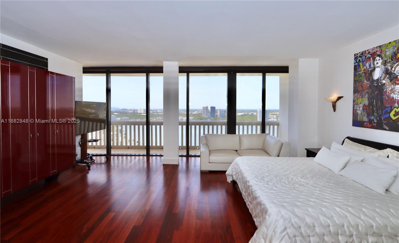 1000 Island Blvd, Unit PH2, Aventura, FL 33160 Photo