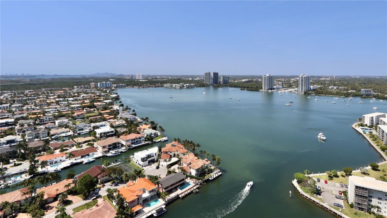 1000 Island Blvd, Unit PH2, Aventura, FL 33160 Photo