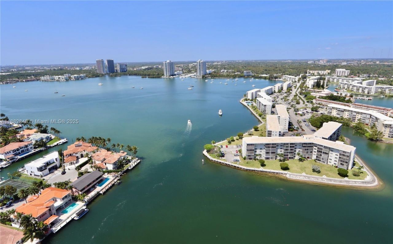 1000 Island Blvd, Unit PH2, Aventura, FL 33160 Photo